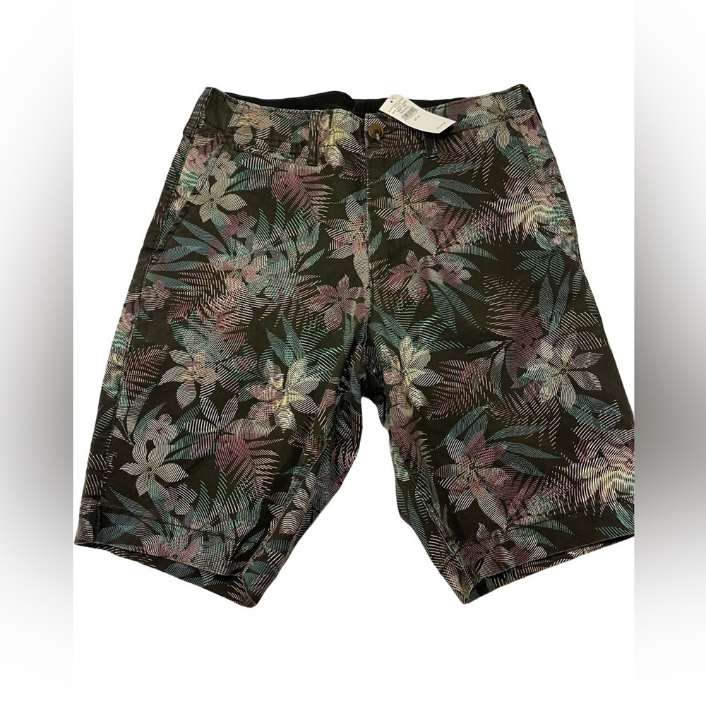NWT American Eagle Men’s Tropical Next Level Flex Bermuda Shorts Size 28